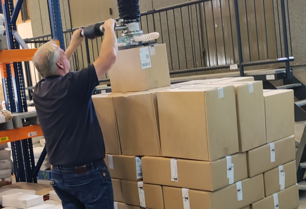 Case Study: Podnośnik podciśnieniowy FIPA usprawnia logistykę wewnętrzną w sklepie internetowym oferującym produkty mączne i zbożowe